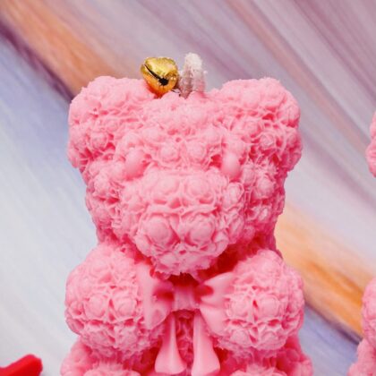 🧸 Rosette Teddy Bloom Candle